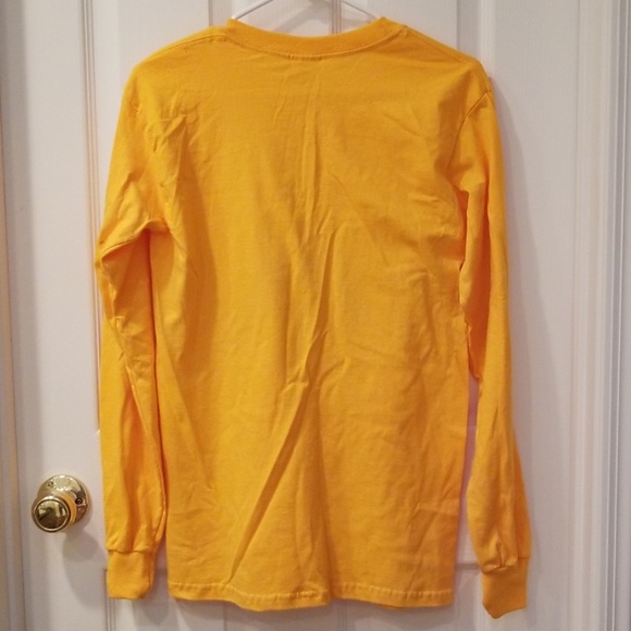 NEW! NWT 2008 Fiesta Bowl WV Mountaineers Tshirt - Picture 3 of 4